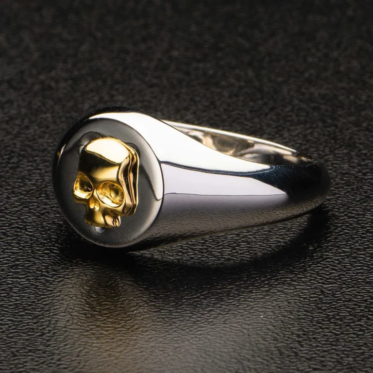 Anel de prata 925 masculino com detalhe de caveira dourada