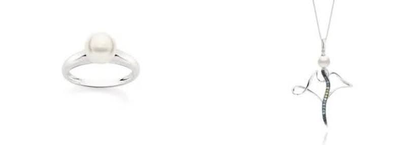 Anel de prata com pérola Akoya e colar com pingente de pérola Akoya e detalhes em prata e pedras.