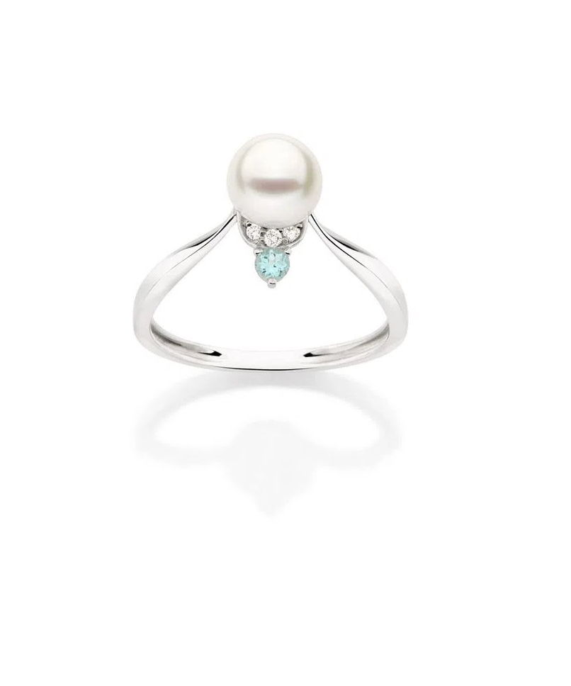 Anel em ouro branco com diamantes, pérola Akoya e topázio azul.