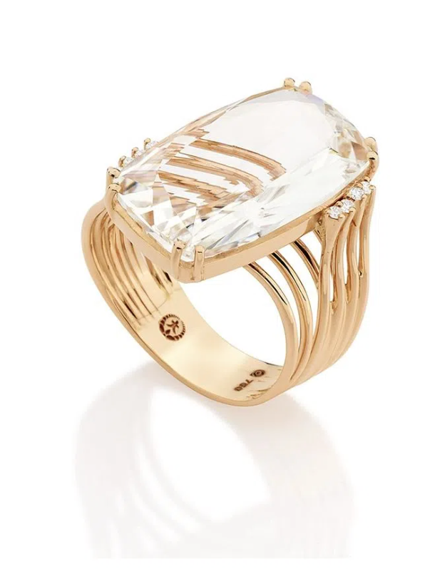 Anel em ouro rosé com diamantes e cristal Julio Okubo.