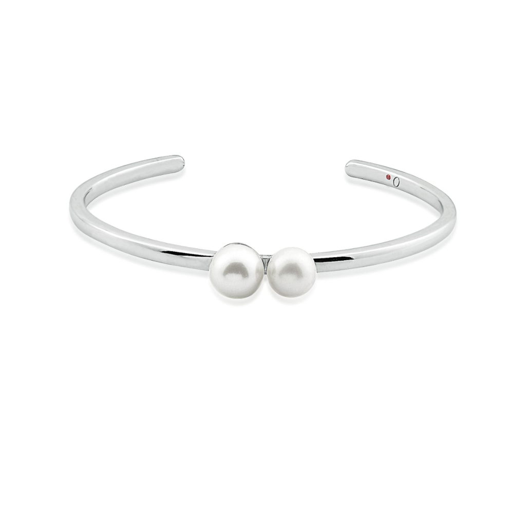 Bracelete Joy em prata com detalhe de pérola dupla.