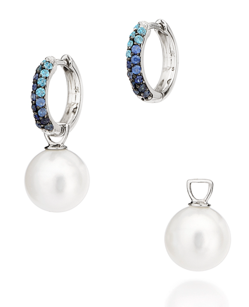 Brinco de pérolas e ouro branco com safiras e topázios London, da coleção Voice Of The Oceans.