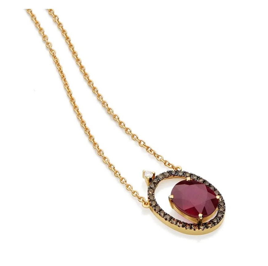 Gargantilha em ouro amarelo com rubi e diamantes.