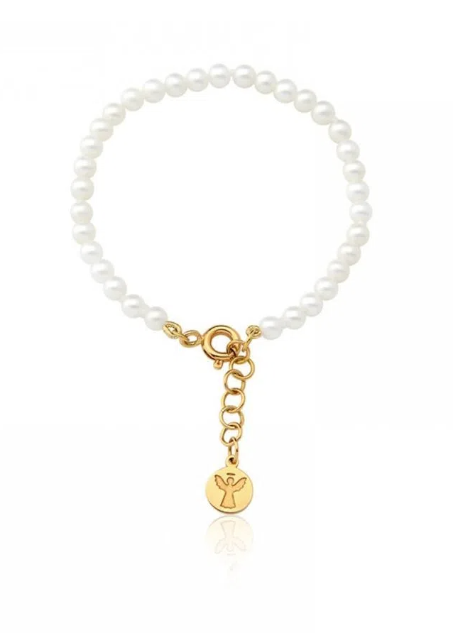 Pulseira infantil em pérolas com medalha de anjo da guarda em ouro amarelo, joia simbólica para batizado.